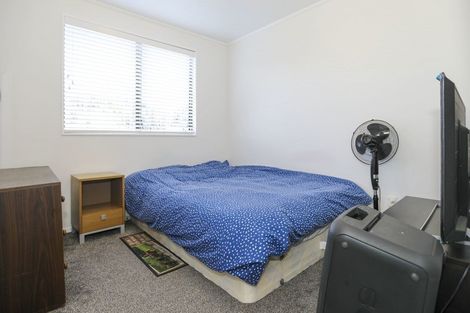 Photo of property in 8 Angeline Place, Massey, Auckland, 0614