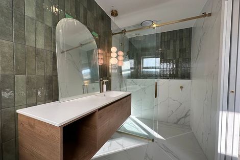 Photo of property in 21 Ruru Street, Waikanae, 5036