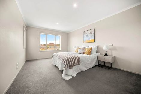 Photo of property in 9 Horizon View Road, Oteha, Auckland, 0632