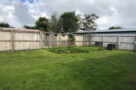 Photo of property in 42 Durham Street, Te Atatu Peninsula, Auckland, 0610