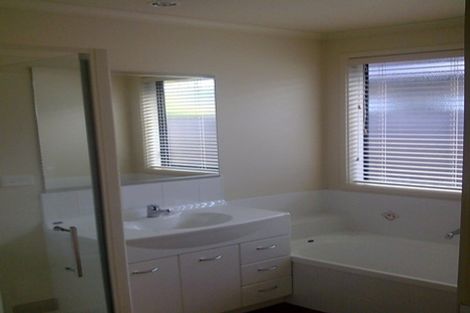 Photo of property in 16 Te Manatu Drive, Huntington, Hamilton, 3210