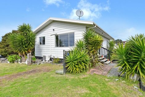Photo of property in 13 Kaitawa Street, Waikanae Beach, Waikanae, 5036