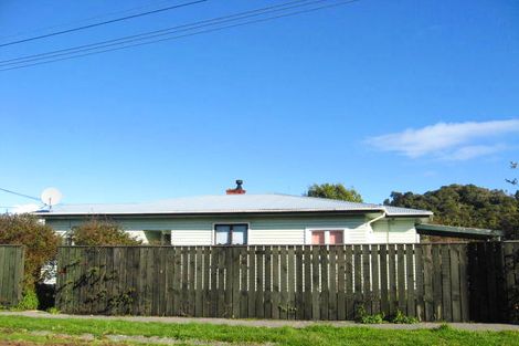 Photo of property in 10 Geraldine Street, Greymouth, 7805