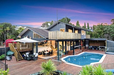 Photo of property in 8 Aberdeen Road, Campbells Bay, Auckland, 0620