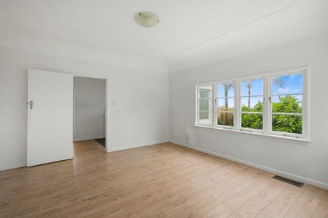 Photo of property in 11 Otahuri Crescent, Greenlane, Auckland, 1051