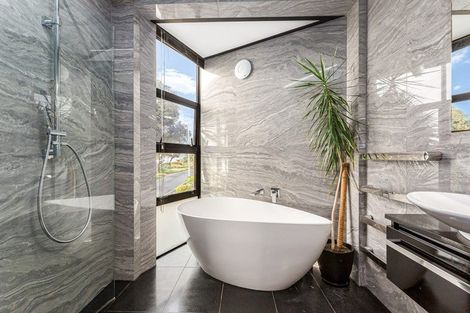 Photo of property in 377a Karaka Bay Road, Karaka Bays, Wellington, 6022