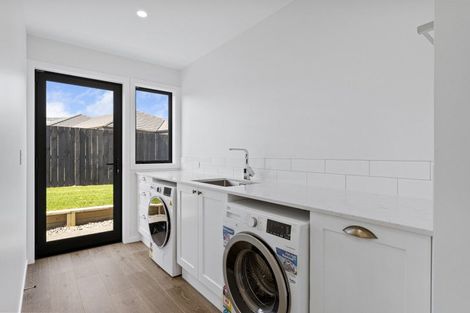 Photo of property in 12 Kahikatea Drive, Kinloch, Taupo, 3377