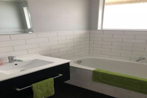 Photo of property in 1 Kansas Grove, Totara Park, Upper Hutt, 5018