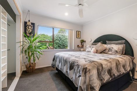 Photo of property in 37 Centreway Road, Orewa, 0931