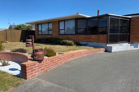 Photo of property in 61 Denise Crescent, Hornby, Christchurch, 8042