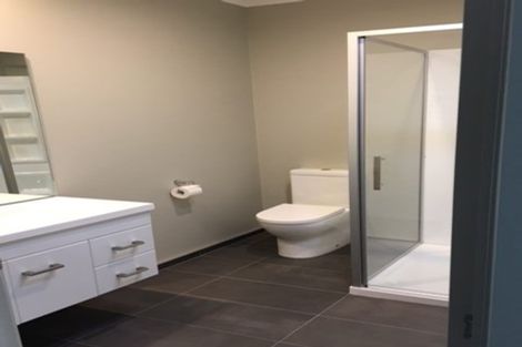 Photo of property in 35 Syd Grant Crescent, Orewa, 0931