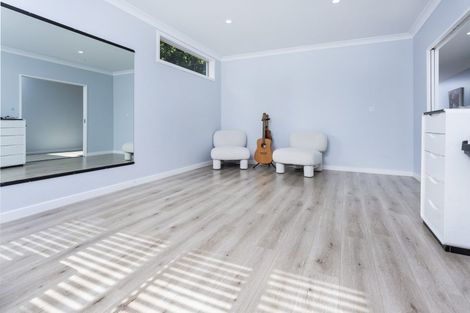 Photo of property in 8 Hornbill Drive, Fairview Heights, Auckland, 0632