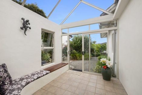 Photo of property in 3 Waiwera Place, Merrilands, New Plymouth, 4312
