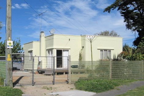 Photo of property in 22 Dickson Street, Kaiti, Gisborne, 4010