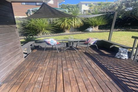 Photo of property in 2/15 Valecrest Place, Bayview, Auckland, 0629