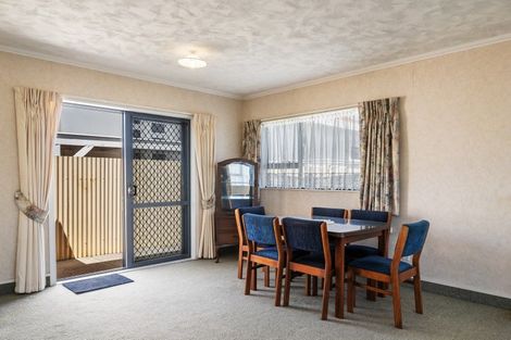 Photo of property in 52a Queen Street West, Levin, 5510