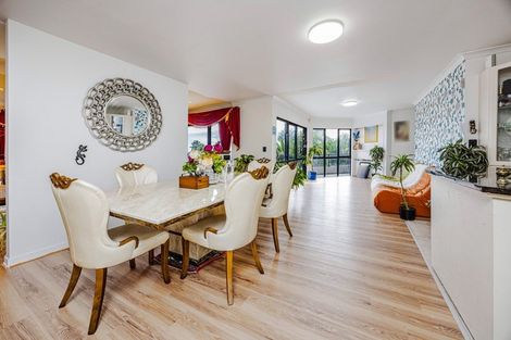 Photo of property in 40 Ewhurst Place, Goodwood Heights, Auckland, 2105