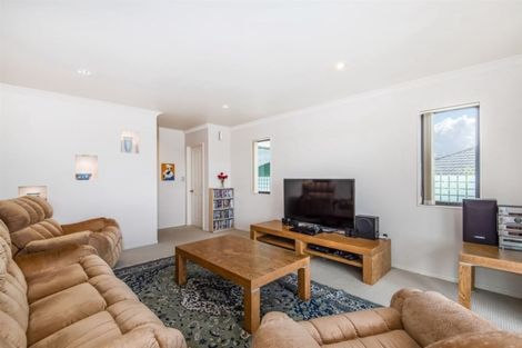 Photo of property in 52 Scarlet Oak Drive, Schnapper Rock, Auckland, 0632