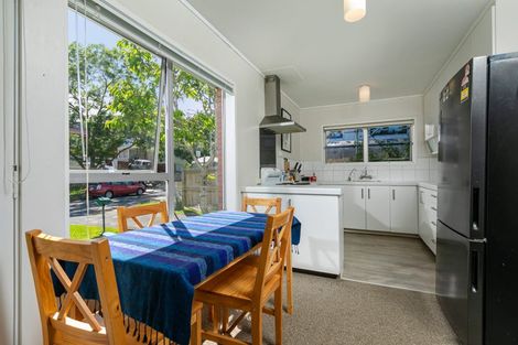 Photo of property in 5/1 Takapu Street, Henderson, Auckland, 0612