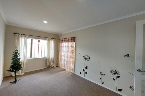 Photo of property in 16h Lincoln Road, Henderson, Auckland, 0610