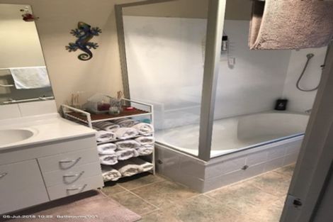 Photo of property in 34 Tussock Avenue, Mangere, Auckland, 2022