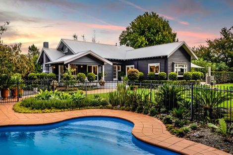 Photo of property in 500 Richmond Road, Lepperton, New Plymouth, 4373