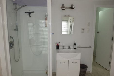 Photo of property in 18 Chrystall Street, Foxton Beach, Foxton, 4815