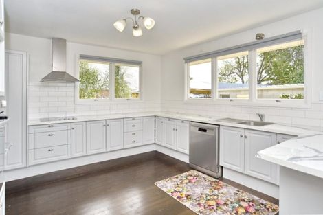 Photo of property in 11 Weston Place, Rangiora, 7400