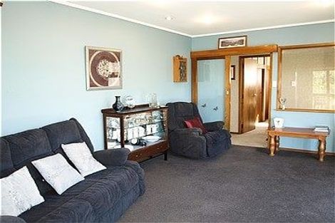 Photo of property in 33 Juniper Road, Sunnynook, Auckland, 0620