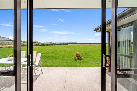 Photo of property in 24 Whitcombe Place, Darfield, 7571