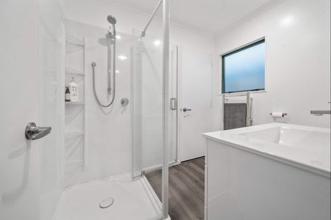 Photo of property in 89b Poplar Grove, Whalers Gate, New Plymouth, 4310