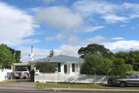 Photo of property in 143 View Road, Sunnyvale, Auckland, 0612