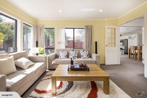 Photo of property in 3b Mirabell Place, Golflands, Auckland, 2013