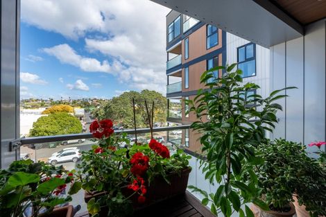Photo of property in The Victor, 208/4 Bute Road, Browns Bay, Auckland, 0630
