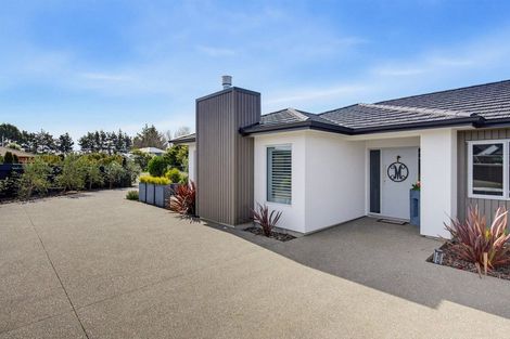 Photo of property in 18 Petrel Close, Paraparaumu Beach, Paraparaumu, 5032