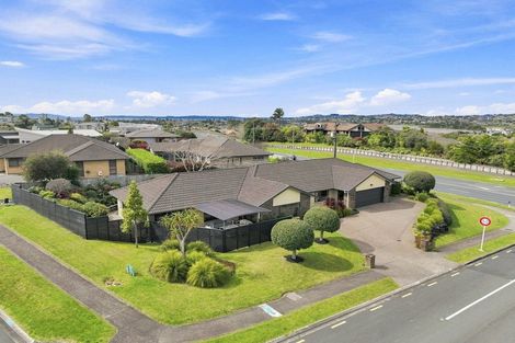 Photo of property in 2 Flavell Drive, Orewa, 0931