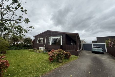 Photo of property in 14 Camellia Place, Hamilton Lake, Hamilton, 3204