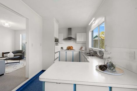 Photo of property in 3b Hunter Place, Merrilands, New Plymouth, 4312
