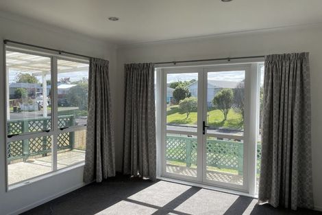 Photo of property in 35 Eddowes Street, Manurewa, Auckland, 2102