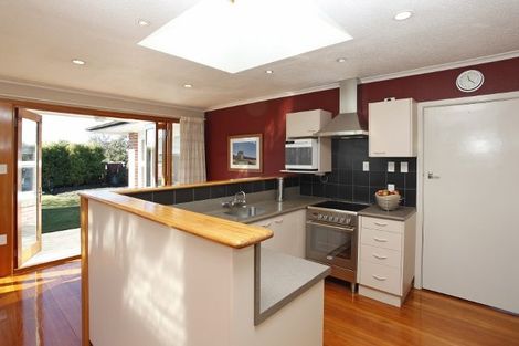Photo of property in 24 Longmuir Street, Ilam, Christchurch, 8041