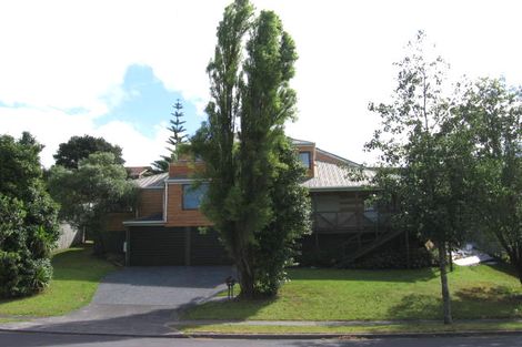 Photo of property in 30 Unsworth Drive, Unsworth Heights, Auckland, 0632