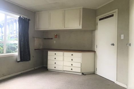 Photo of property in 32 Royal Road, Massey, Auckland, 0614