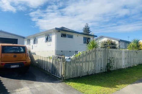 Photo of property in 2 Sparrow Place, Weymouth, Auckland, 2103