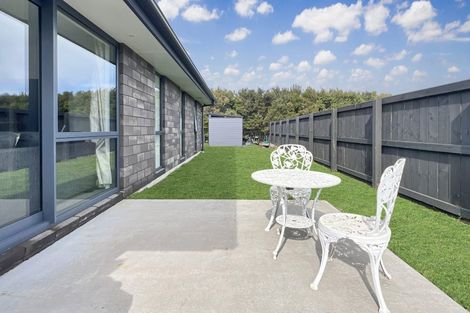 Photo of property in 3 Omahuru Road, Glenbrook, 2681