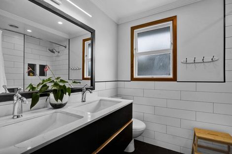 Photo of property in 7c Tasman Street, Vogeltown, New Plymouth, 4310