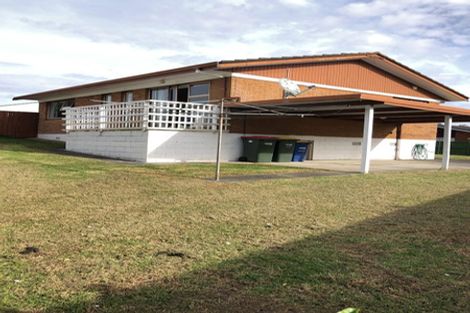 Photo of property in 1/40 Halberg Street, Glenfield, Auckland, 0629