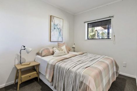 Photo of property in 27 Ferry Parade, Herald Island, Auckland, 0618