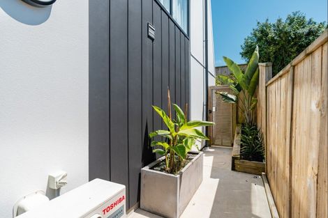 Photo of property in 8/17 Victoria Road, Mount Maunganui, 3116