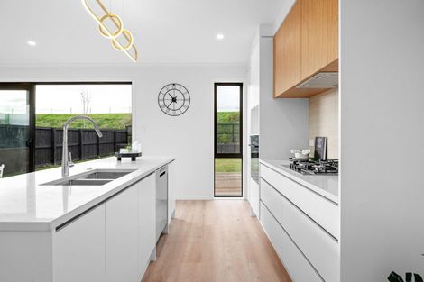 Photo of property in 39 Overton Street, Rototuna North, 3210