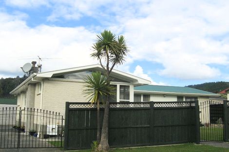 Photo of property in 4 Dunrobin Grove, Silverstream, Upper Hutt, 5019